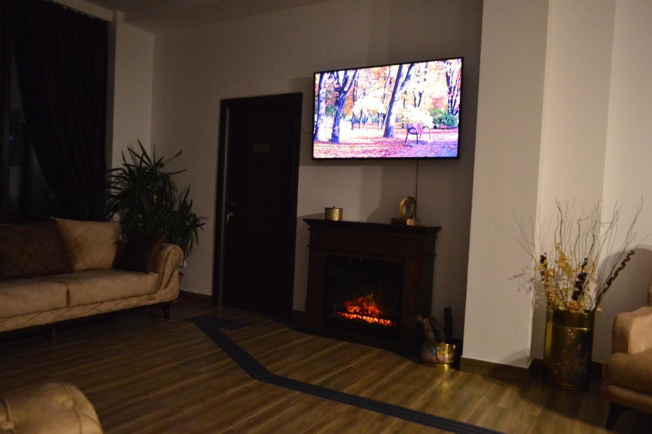 Pensiunea Alesia Pucioasa Bagian luar foto